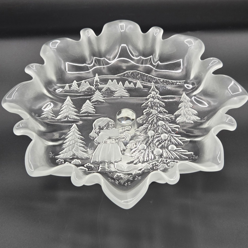MIKASA  Crystal CHRISTMAS STORY Footed Pedistal Serving Bowl DISH Germany